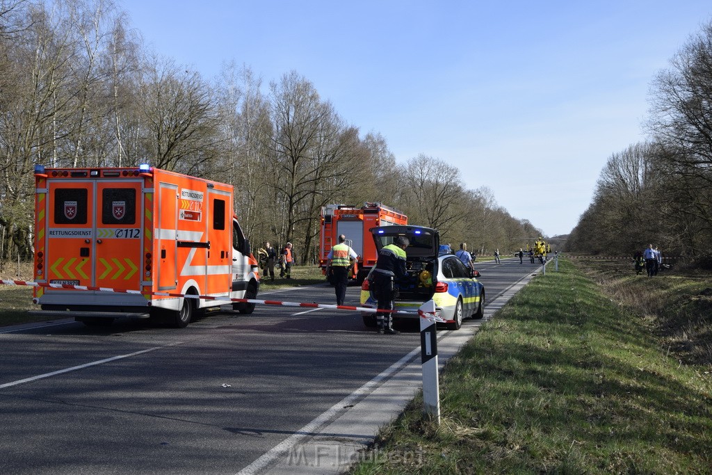 Schwerer VU Krad Fahrrad Koeln Porz Alte Koelnerstr P038.JPG - Miklos Laubert